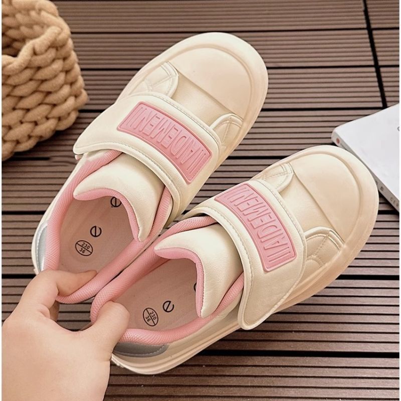 Giày Thể Thao Nữ Đế Dày Mềm Mại Màu Trắng Dễ Thương