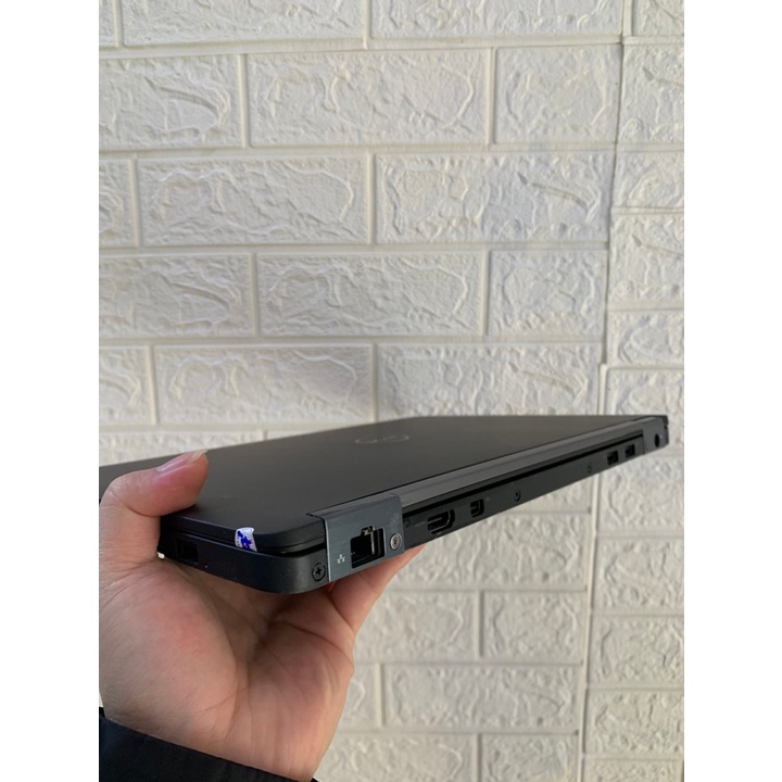 Laptop Cũ Dell Latitude e7270 Core i5-6300U/ RAM 8G/ Ổ SSD 256GB/ MÀN 12.5 Full HD IPS