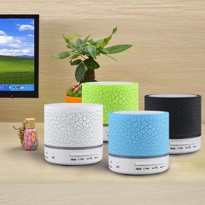 Loa bluetooth mini giá rẻ âm thanh chất lượng màu sắc ngẫu nhiên,loa trứng mini cẩm tay s10 tặng kèm dây sạc có bảo hành