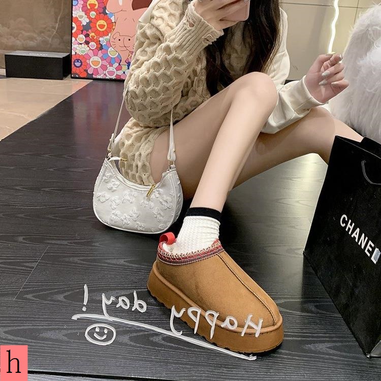 Đôi Bốt Đi Tuyết Đế Dày Lót Lông Cừu Dày Kiểu Mới Thời Trang Thu Đông 2023 Cho Nữ