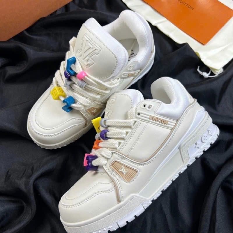 Giày thể thao L.V kèm phụ kiện màu cao cấp