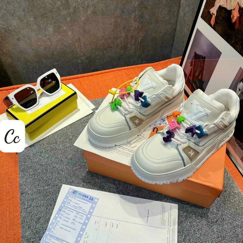 Giày thể thao L.V kèm phụ kiện màu cao cấp