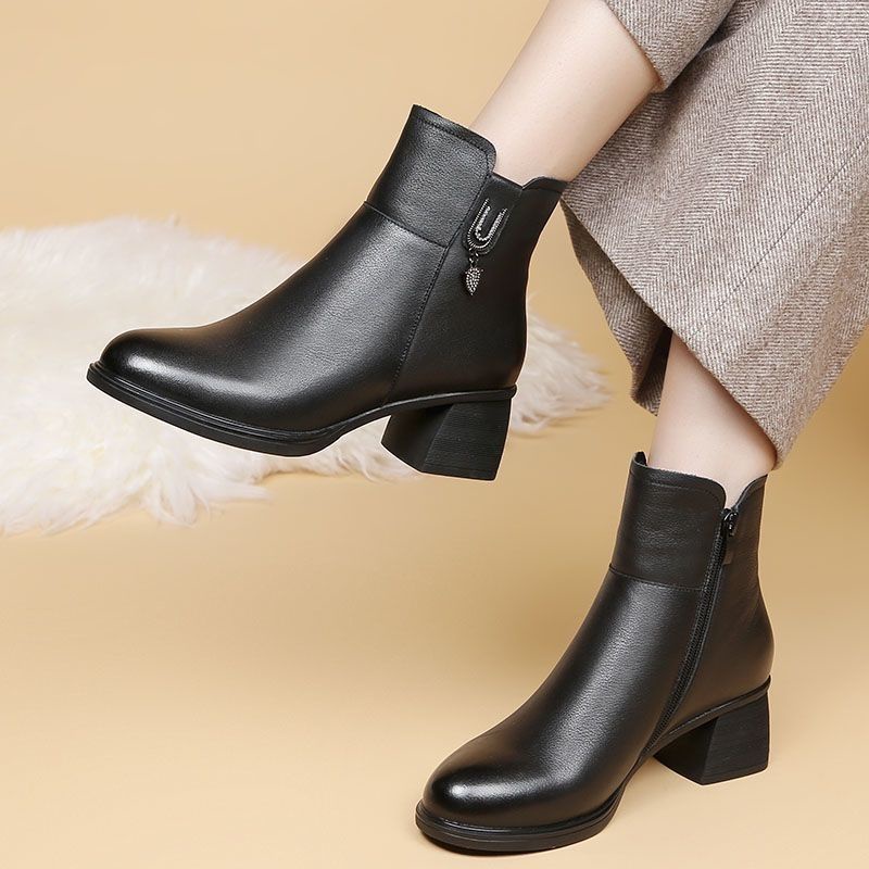 Giày Bốt Da Mềm Gót Dày Mũi Nhọn Phối Khóa Kéo Bên Hông Phong Cách Châu Âu Thời Trang Cho Nữ