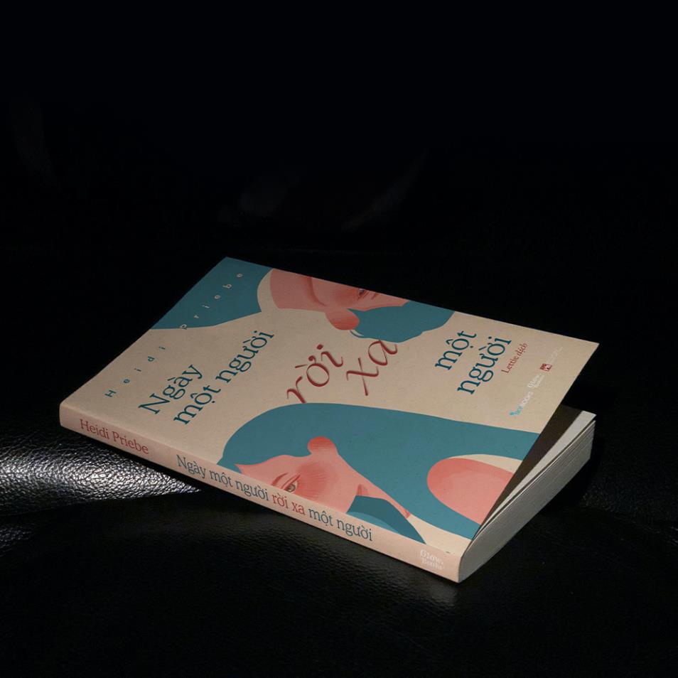 Sách - Ngày Một Người Rời Xa Một Người - AZVietNam