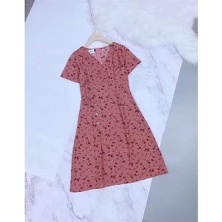 VÁY HỒNG ĐẤT KHUY GỖ LỆCH