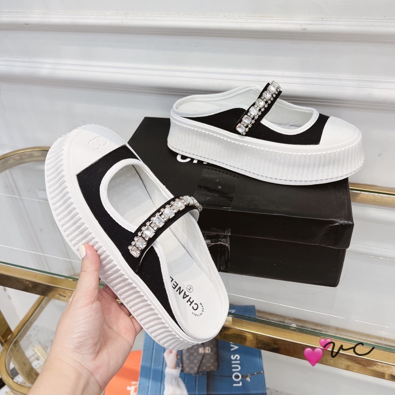 Sục quai đá đúp đế