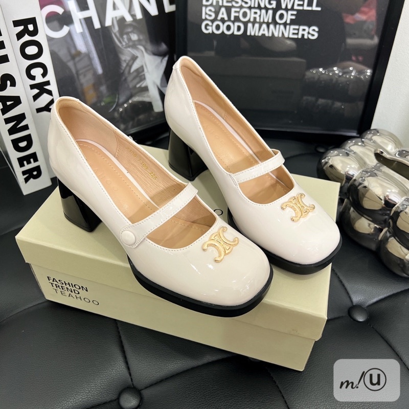 Giày cao gót mũi tròn khuy chữ hàng TEAHOO