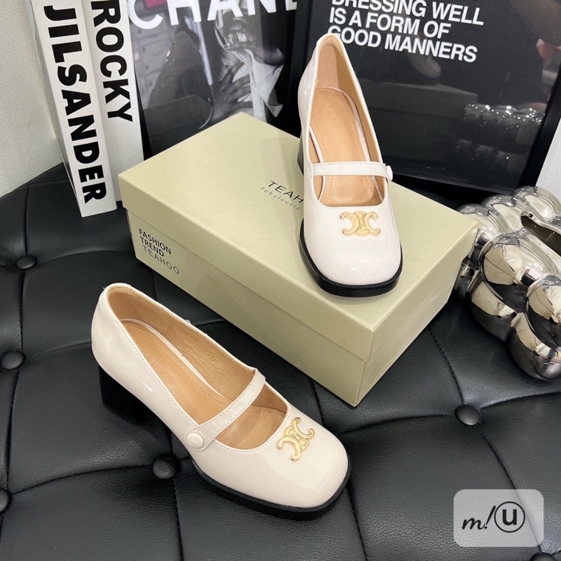 Giày cao gót mũi tròn khuy chữ hàng TEAHOO