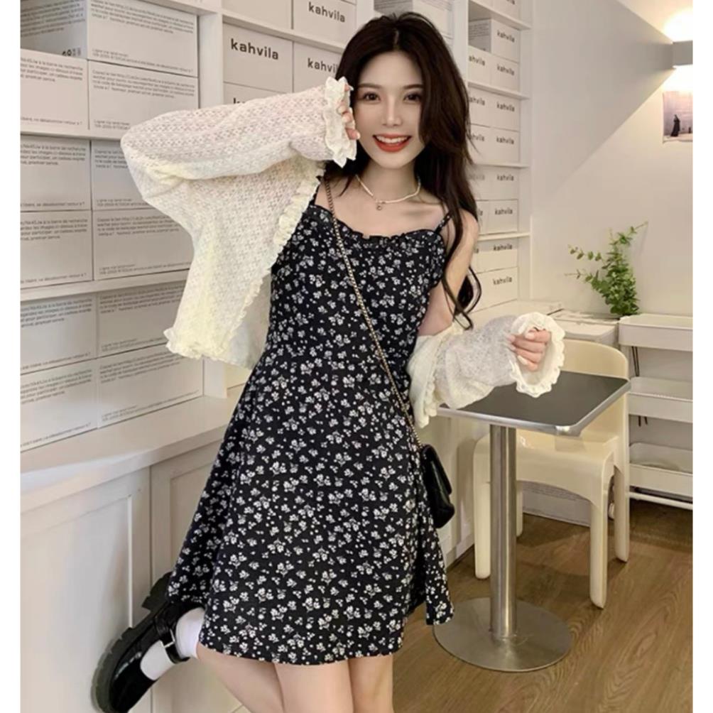 Set váy 2 dây hoa nhí đen kèm áo khoác cadigan ren hoa Ulzzang
