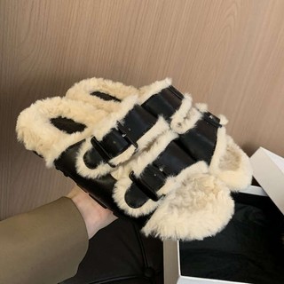 Đôi dép lông cừu và đôi bông bông