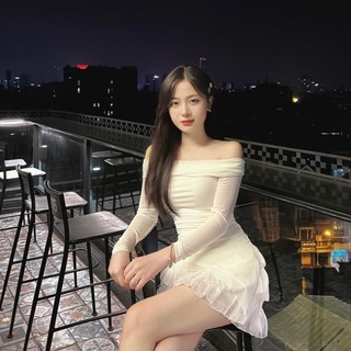 Set áo trễ vai lưới tiểu thư mix chân váy tơ tầng