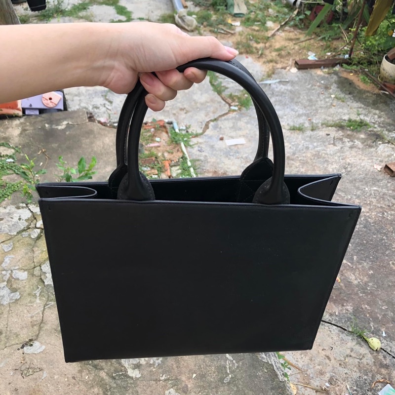 Túi si hiệu dáng công sở