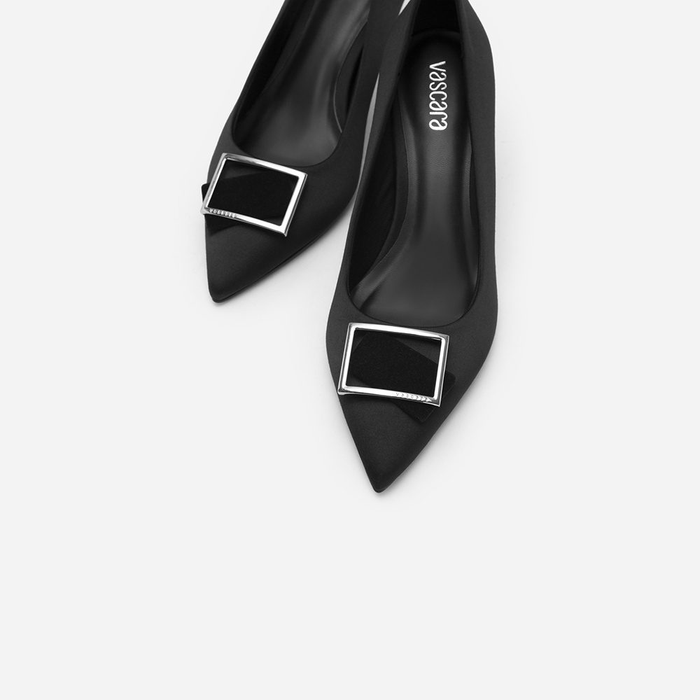 Vascara Giày Bít Mũi Nhọn Satin Đính Khóa Vuông Phối Nhung - BMN 0532