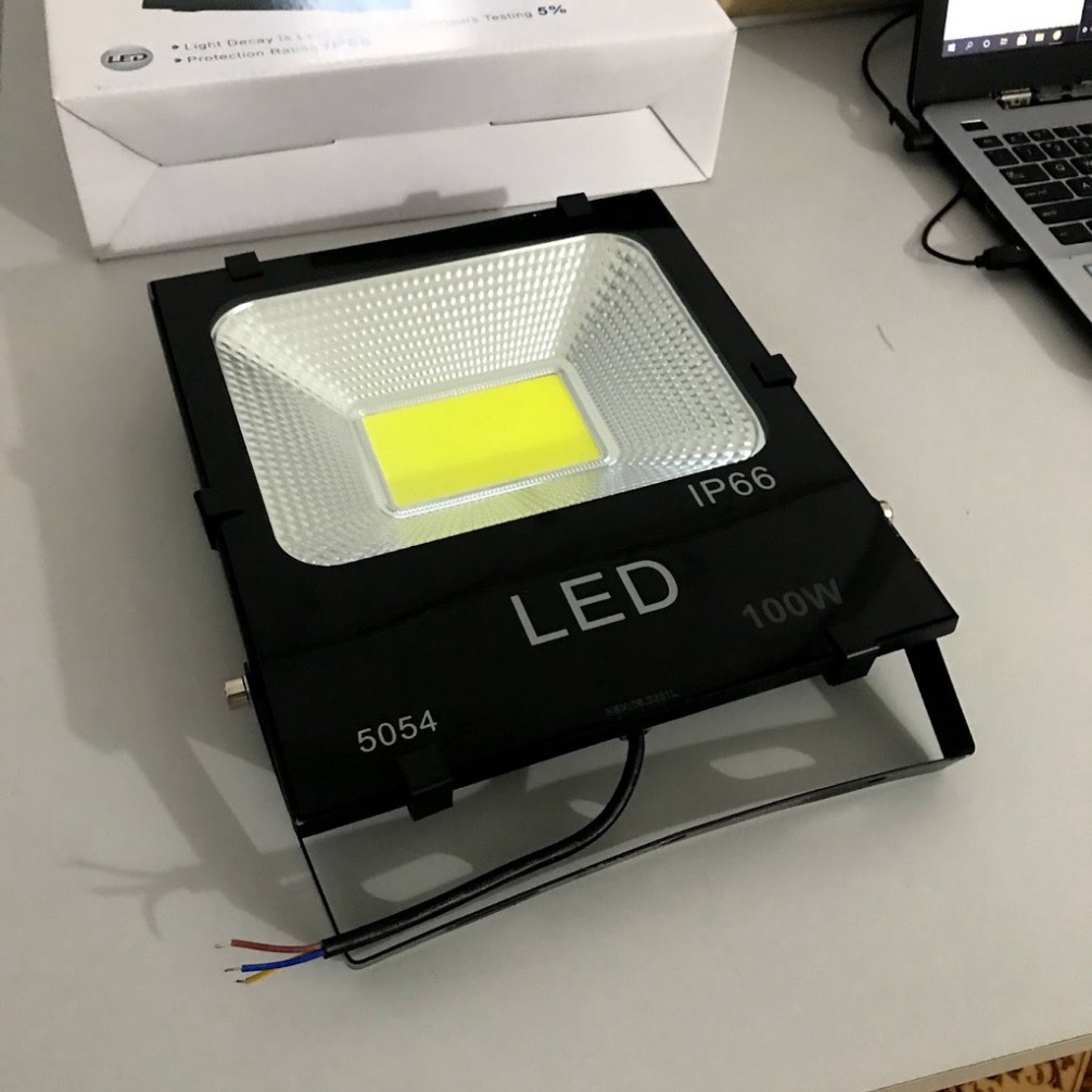 Đèn led 100w ngoài trời chống nước siêu sáng IP66 MGTEK