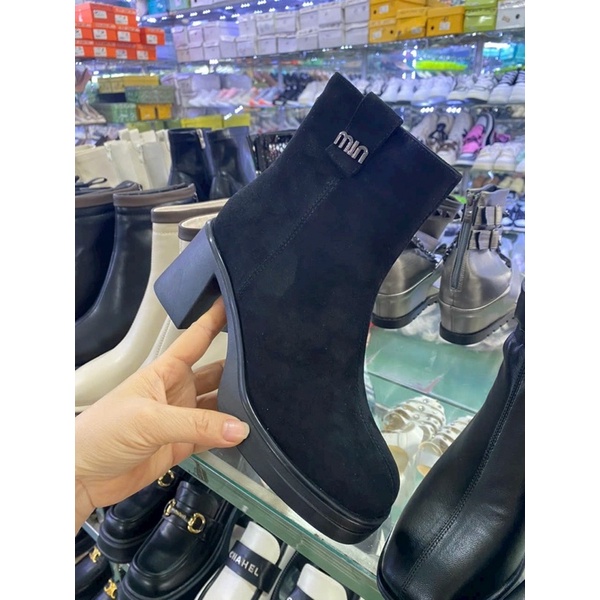 Boot da lộn gót vuông chữ Miu