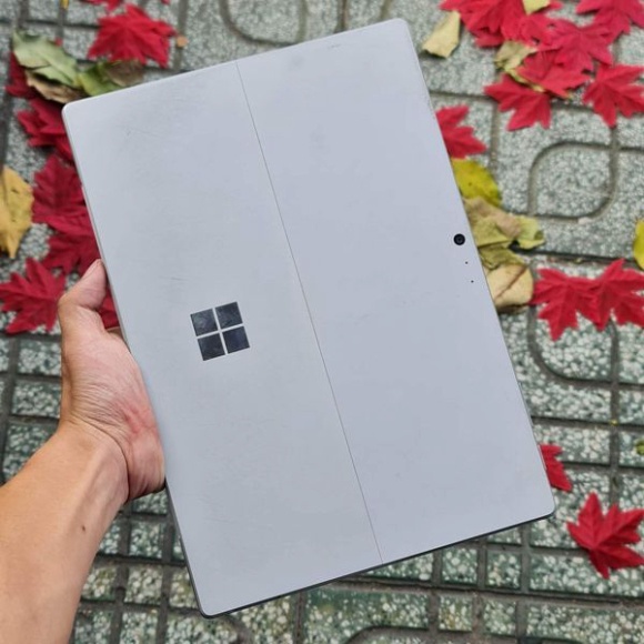 🔺 𝐒𝐮𝐫𝐟𝐚𝐜𝐞 𝐏𝐫𝐨 𝟕- 𝐏𝐫𝐨 𝟔 Kèm Bàn Phím