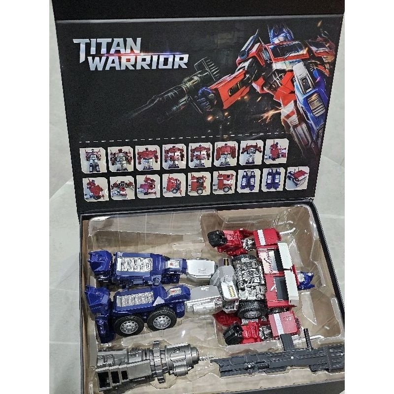 Mô hình Optimus Prime ROTB 32CM - Baiwei TW-1027D