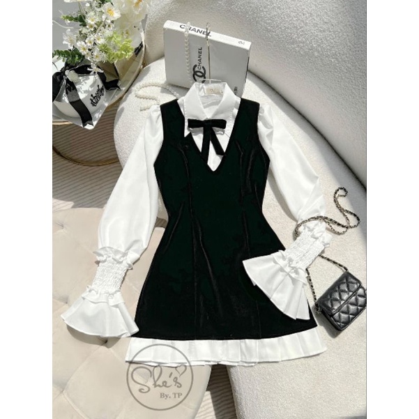 Set 2 món áo sơ mi + yếm xếp li nhung - bố