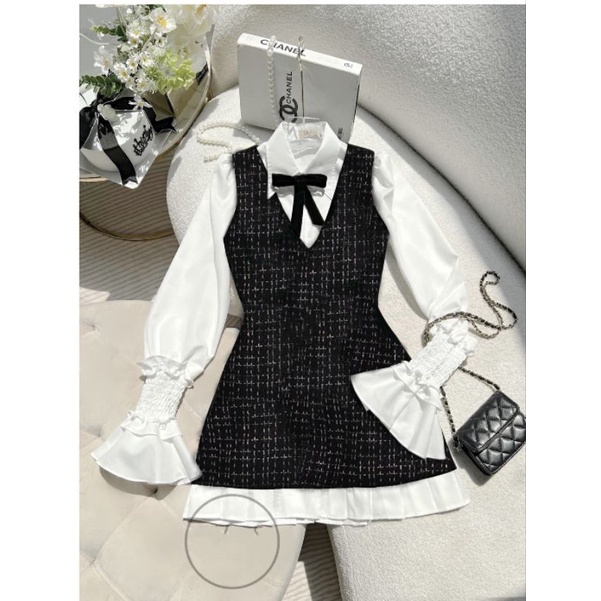 Set 2 món áo sơ mi + yếm xếp li nhung - bố