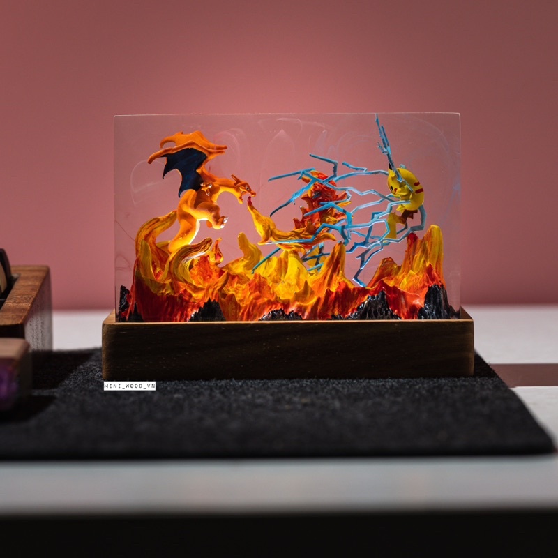 Đèn gỗ resin epoxy Pokemon - Pikachu & Lizardon.Lamp resin epoxy Pokemon - Pikachu & Lizardon