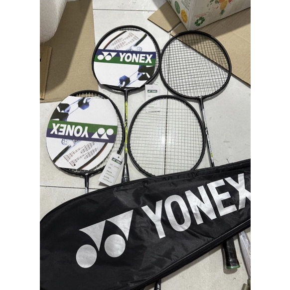 Bộ 2 vợt cầu lông yonex tặng kèm quả cầu