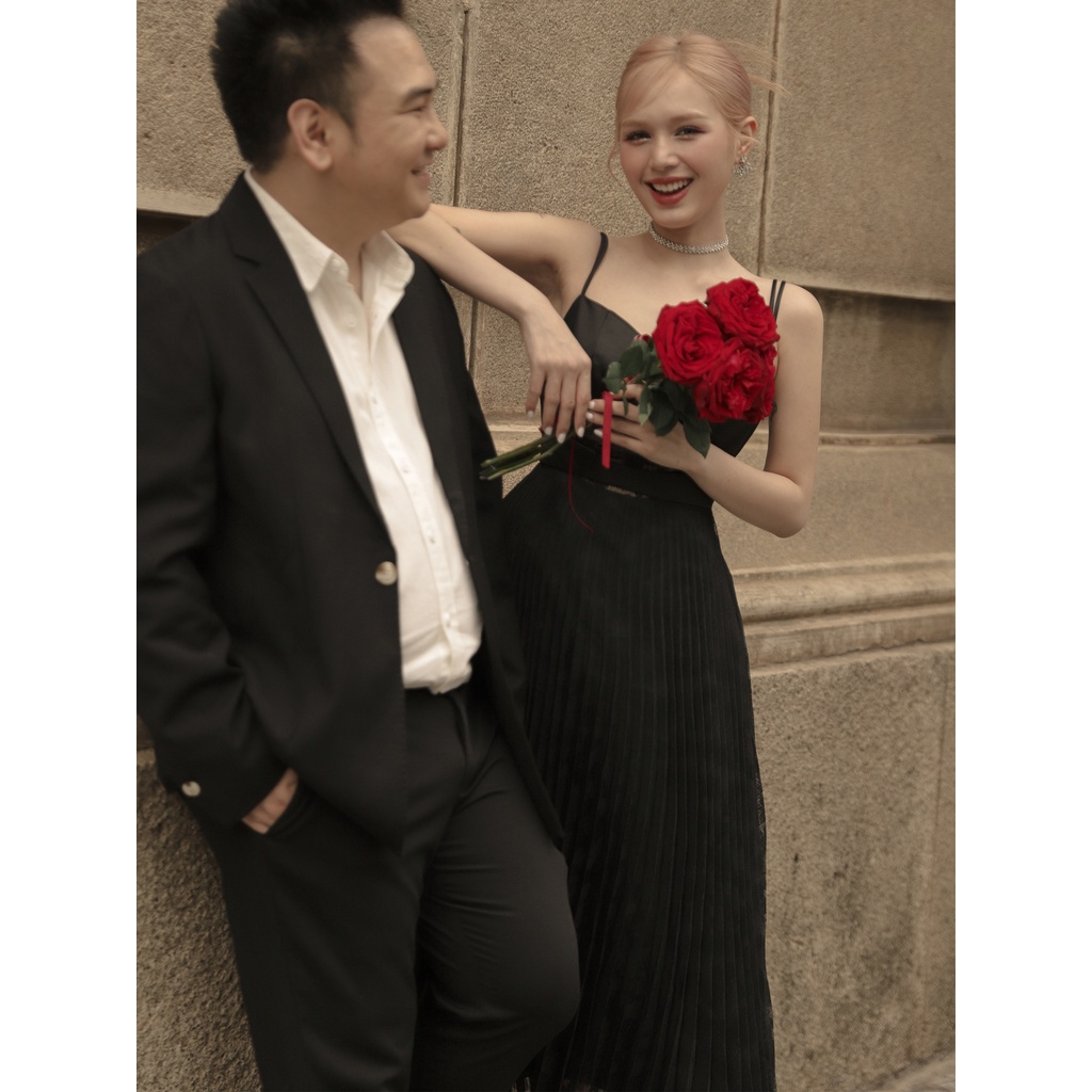 RECHIC Đầm Dài Louis hai dây độc đáo với phần ren eo kết hợp tà váy xếp ly thời thượng