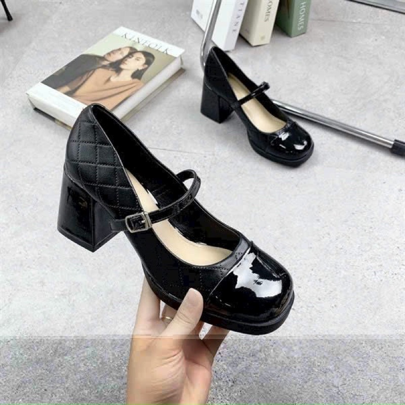 Giày gót vuông quai ngang mũi tròn