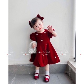 Váy nhung kết ngọc cho bé gái diện Noel, Tết cực dễ thương