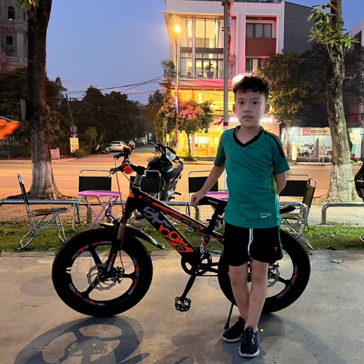 Xe đạp cho bé vành đúc, phanh đĩa 18 , 20 , 22 inch Có chắn bùn