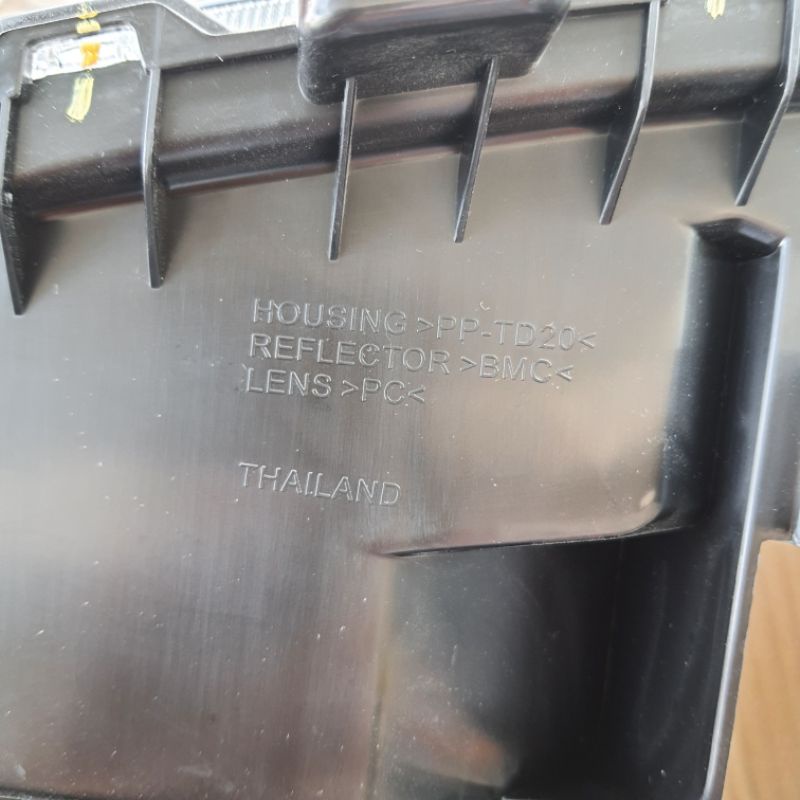 ĐÈN PHA HINO 500 EURO 4 CHUẨN XỊN THAILAN GIÁ 1 CÁI