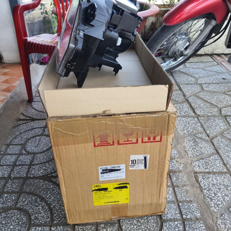 ĐÈN PHA HINO 500 EURO 4 CHUẨN XỊN THAILAN GIÁ 1 CÁI