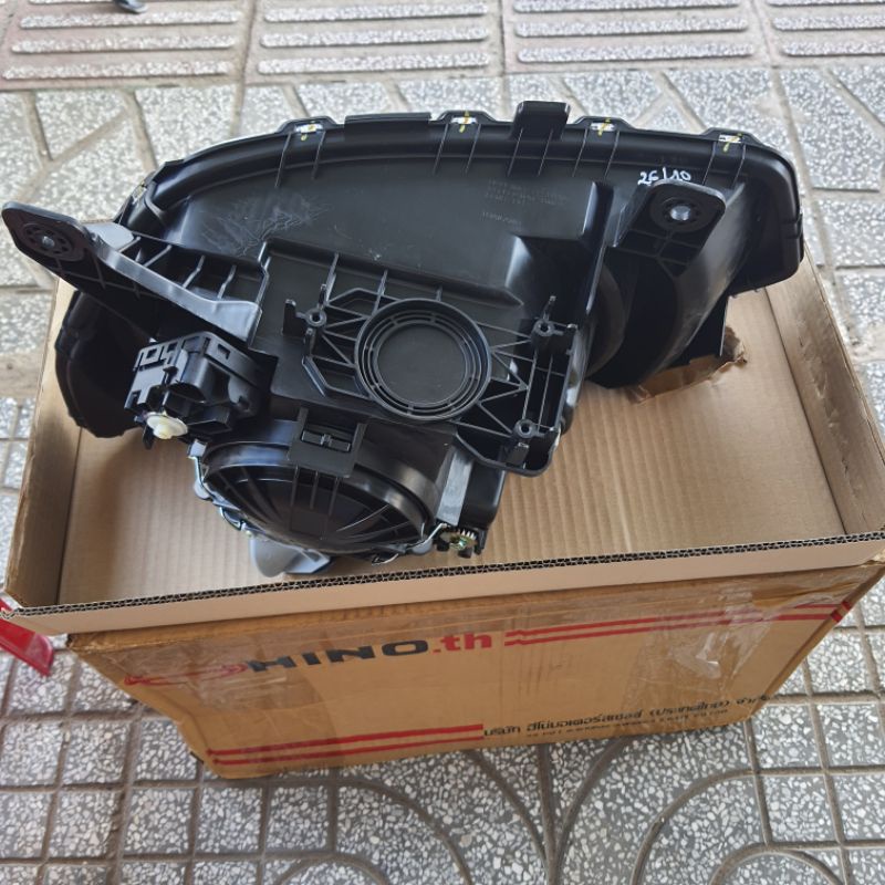 ĐÈN PHA HINO 500 EURO 4 CHUẨN XỊN THAILAN GIÁ 1 CÁI