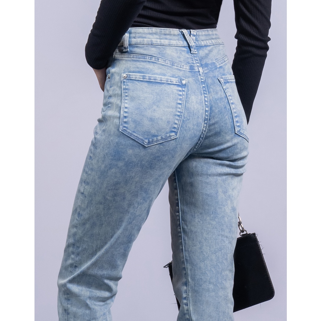 Quần Jeans Nữ Dáng Straight Nhuộm Màu Xanh Mint. Mint Green Dyed Straight Women's Jeans - 222WN1083F1330