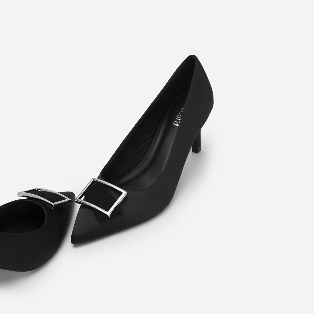 Vascara Giày Bít Mũi Nhọn Satin Đính Khóa Vuông Phối Nhung - BMN 0532