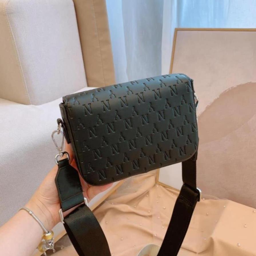 Túi xách nữ túi ML.B N.Y đeo chéo dập chìm dây bản to size 19cm TX59