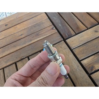 Bugi Denso Iridium Power - IU27 (chân dài)