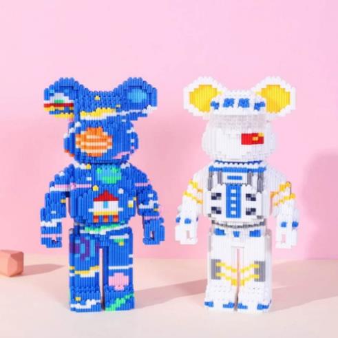 Bộ đồ chơi lắp ghép lego 35cm Mô hình lắp ráp 3D decor trang trí Bearbrick Gấu Phi Hành Gia cao 35cm - MUỐI BLOCKS