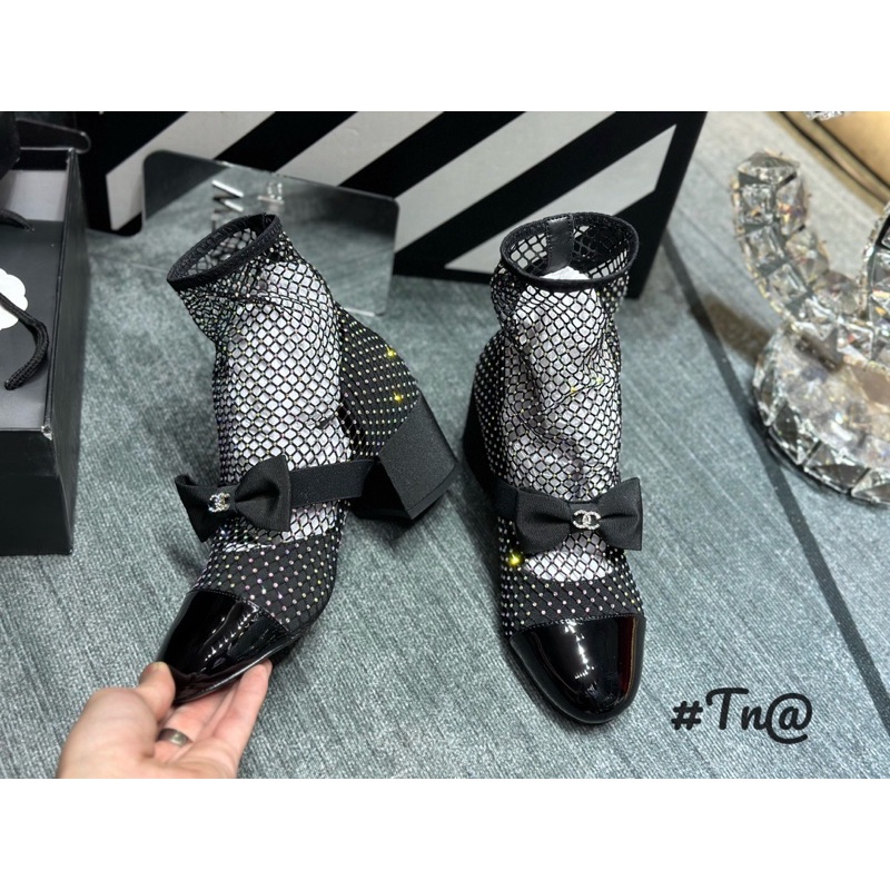 Bốt chà neo lưới đá