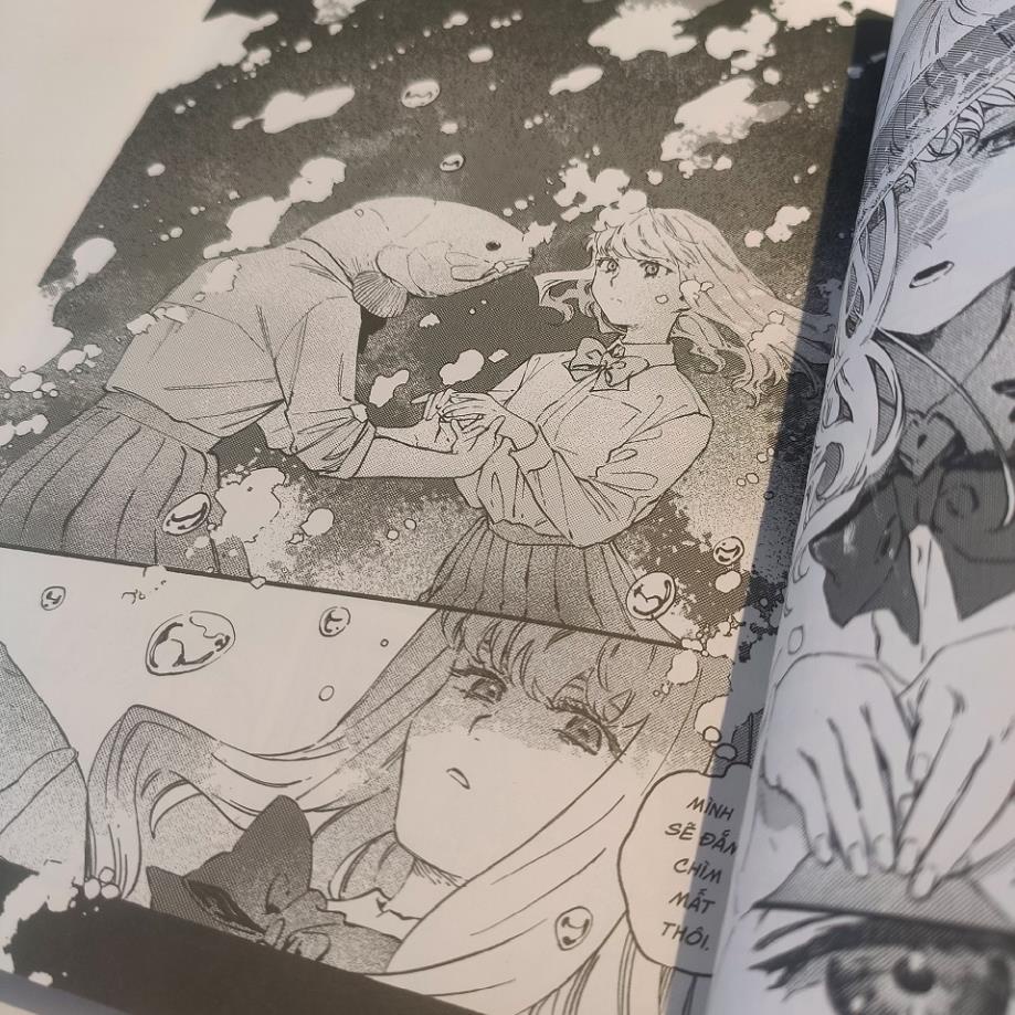 Sách - Đêm Và Biển