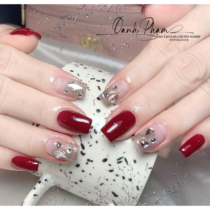 Nail Box Thiết kế kèm tăm, cồn, dũa, keo chai, keo dán.