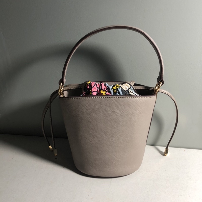 Túi si hiệu Tory B.uck