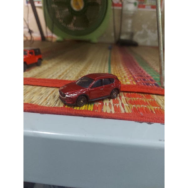 Xe mô hình Tomica Mazda Cx5 2018 .