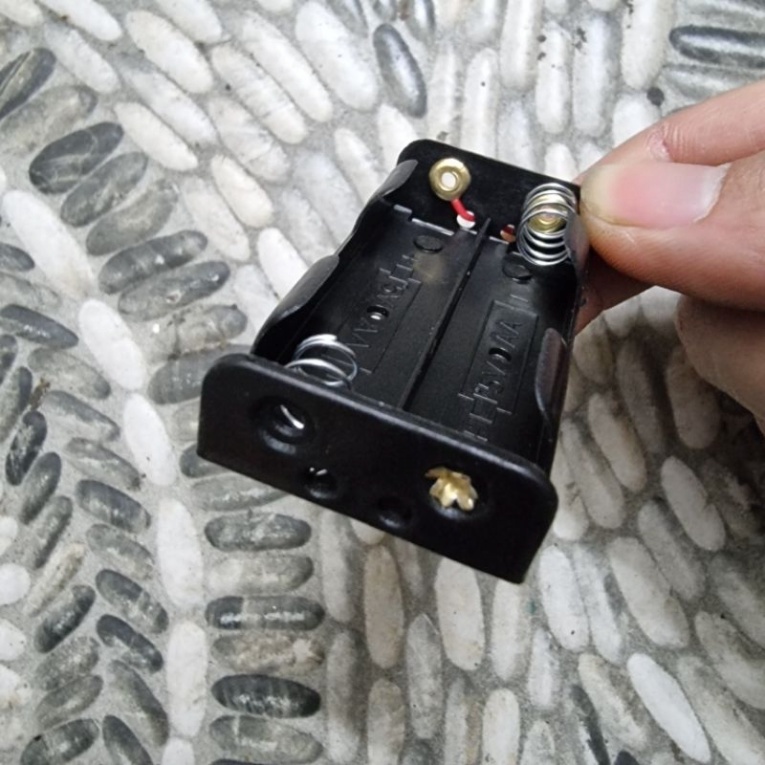 đế gắn cell mắc nối tiếp pin AA 2.4v