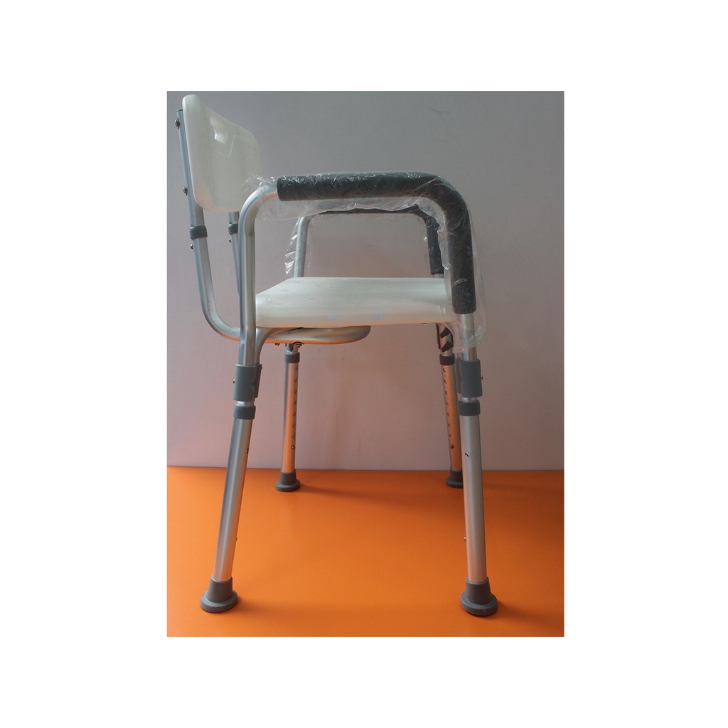 Ghế tắm cho bệnh nhân, người già có tay cầm