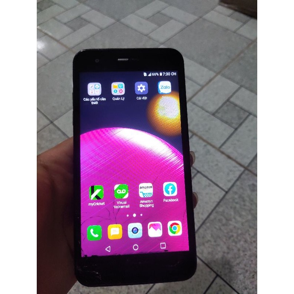 Xác điện thoại cũ LG Fortune 2 nứt kính, làm máy phụ