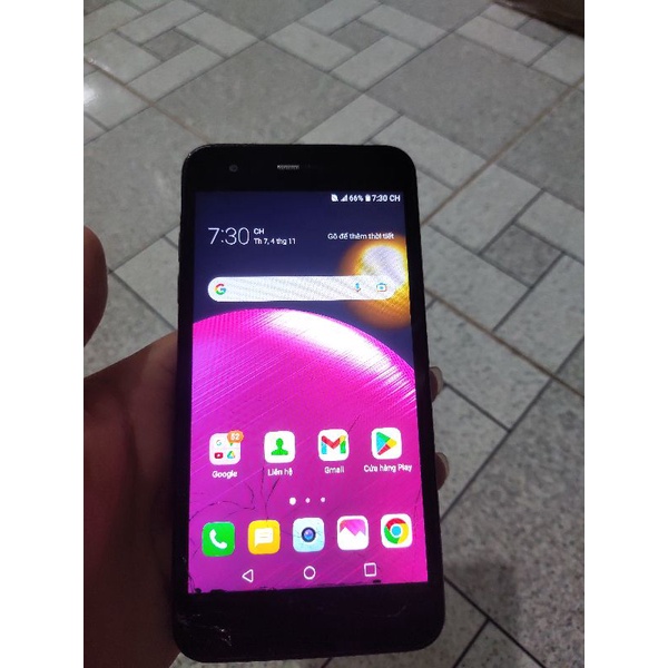 Xác điện thoại cũ LG Fortune 2 nứt kính, làm máy phụ