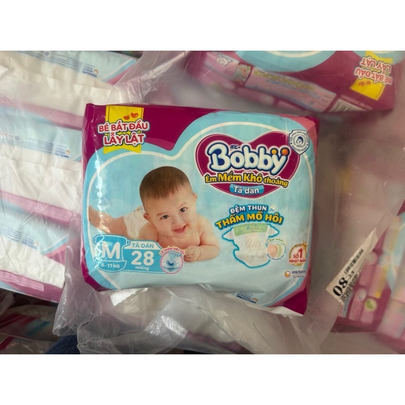 Combo 2 bich Tã dán Boby sz M 28 miếng date mới 08 2027