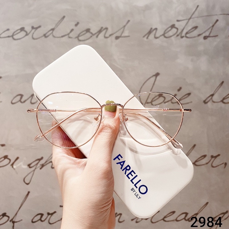 Pas gọng kính mới