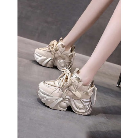 Giày thể thao nữ đen giày thể thao nữ trắng Giày chunky sneaker đế dày mẫu hot mẫu nữ 2023 mẫu mới mùa thu đông giày thể thao thường ngày người nhỏ tăng chiều cao bên trong