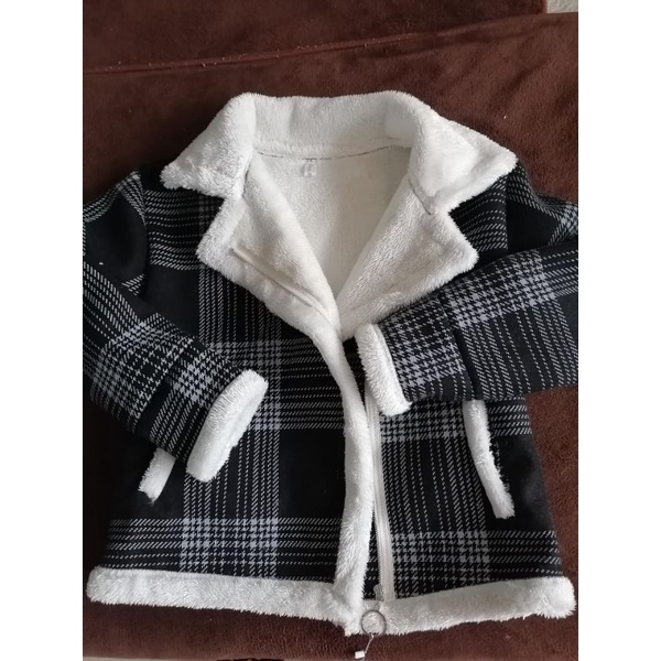 Áo Khoác Dạ Kẻ Đen Đỏ Lót Lông Dày Khóa Kéo